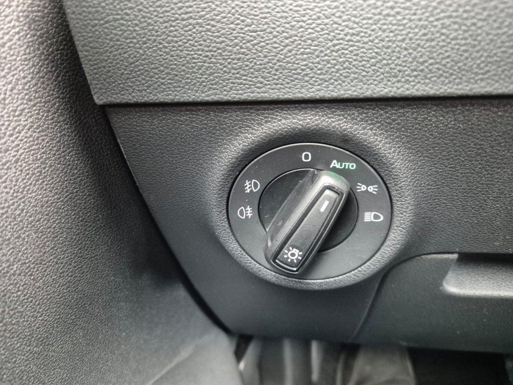 SKODA Karoq 1.5 Gasoline 150hp DSG - ref: 7-61416 - Photo 14