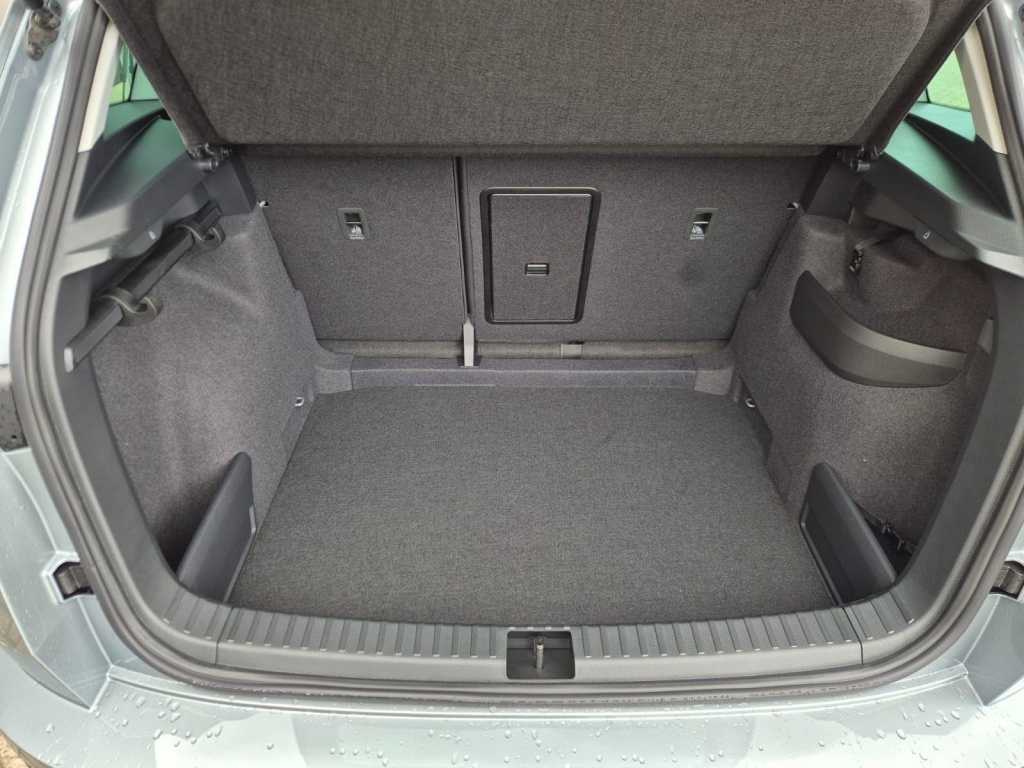 SKODA Karoq 1.5 Gasoline 150hp DSG - ref: 7-61416 - Photo 9