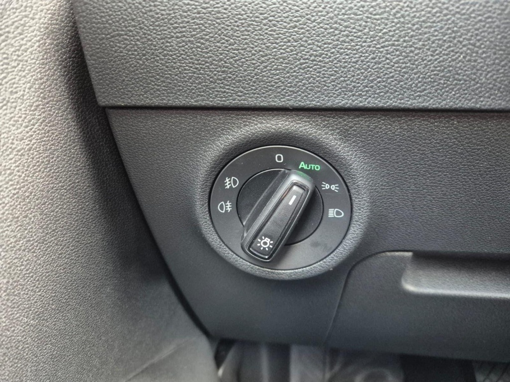 SKODA Karoq 1.5 Gasoline 150hp DSG - ref: 7-61417 - Photo 14