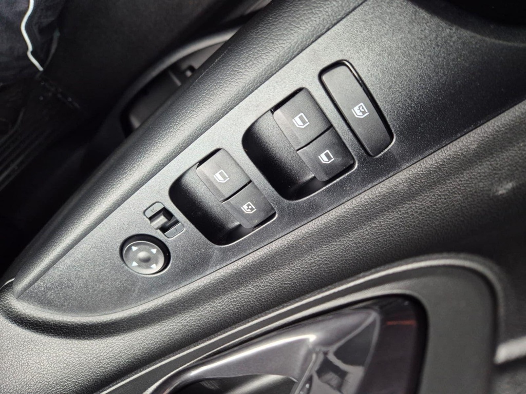 HYUNDAI i20 1.0 Gasoline 90hp - ref: 7-61636 - Photo 13