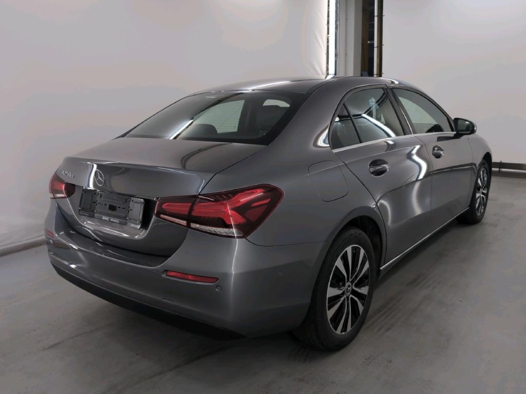 MERCEDES Classe A A 250 e Lim. Style (EURO 6d) 250 e - ref: 7-61878 - Photo 4