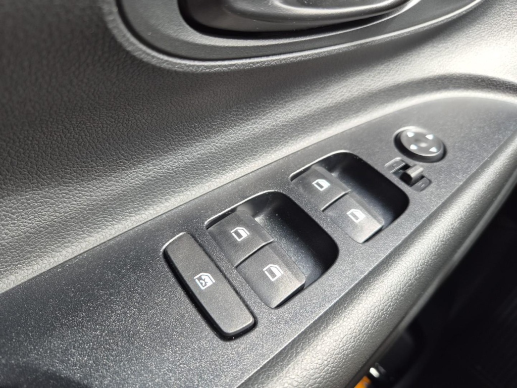 HYUNDAI i20 1.0 Gasoline 90hp - ref: 7-62961 - Photo 13