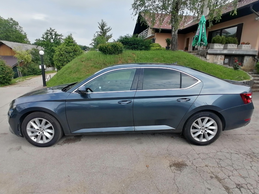 SKODA Superb iV PLUS 1.4 TSI Plug-in Hybrid 218HP DSG - ref: 7-63428 - Photo 5
