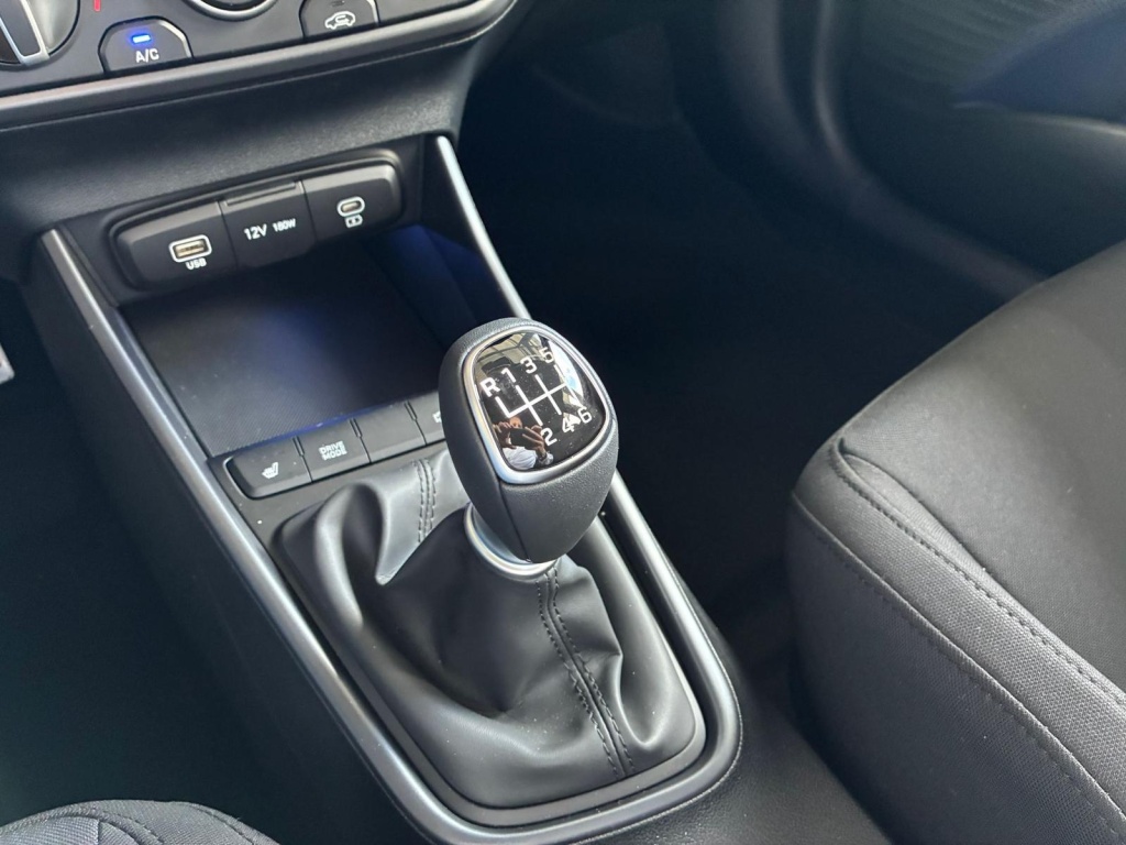 HYUNDAI Bayon Blackline 6MT - ref: 7-65963 - Photo 17