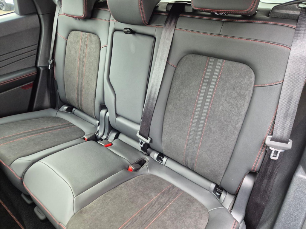 FORD Kuga ST-Line 2.5 Plug-in Hybrid Gasoline 242hp - ref: 7-66505 - Photo 19