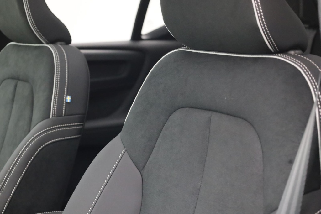VOLVO XC40 Black Edition Plus 2.0 Gasoline 197hp - ref: 7-66583 - Photo 16
