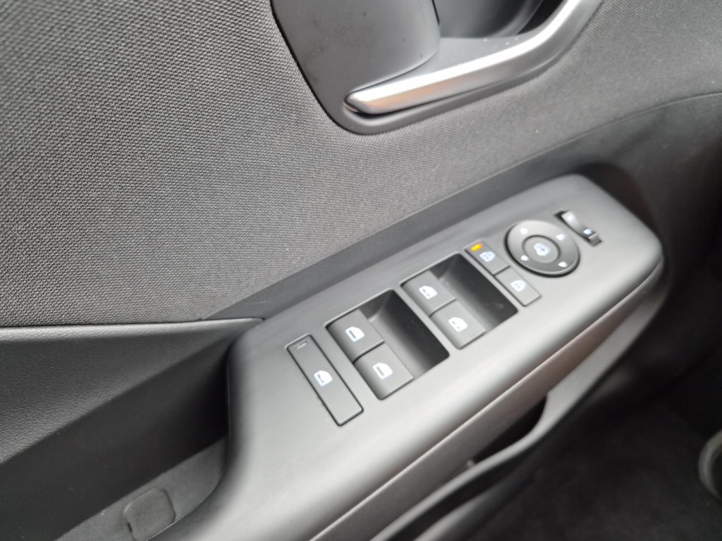HYUNDAI Kona Trend 1.6 Gasoline 150hp - ref: 7-67212 - Photo 13