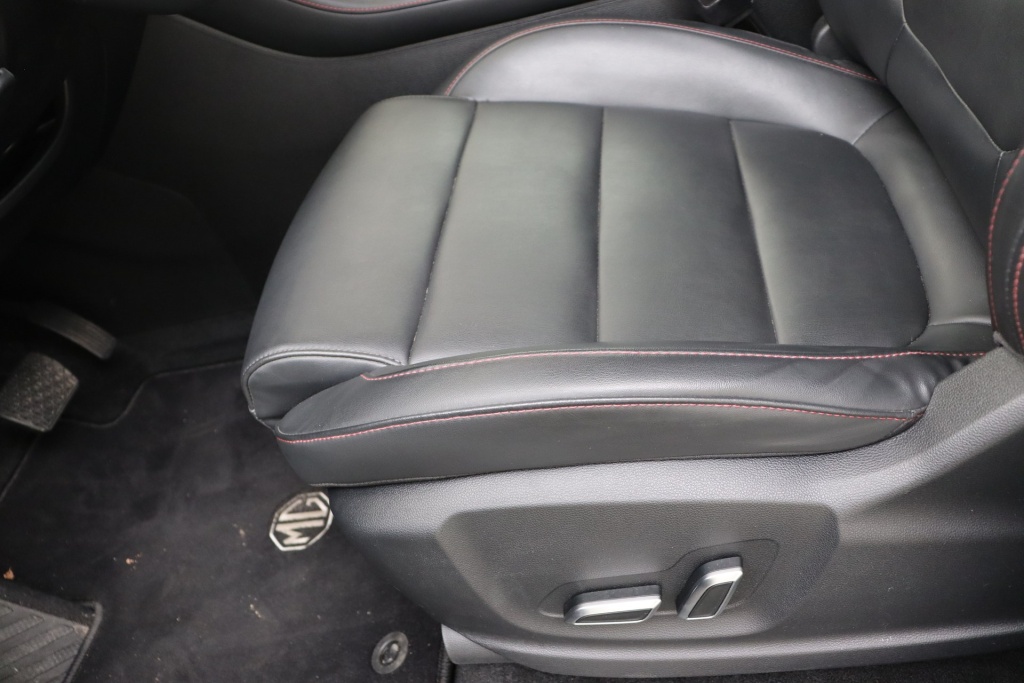 MG HS Comfort 1,5 PHEV 6AT 162 hp - ref: 7-67404 - Photo 14