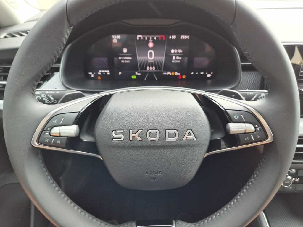 SKODA Scala Selection 1.0 Gasoline 116hp DSG - ref: 7-68023 - Photo 17