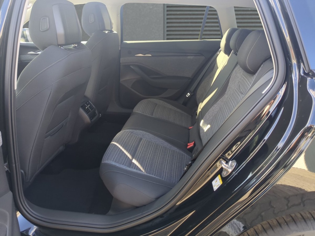 SKODA Superb Selection 2.0 TDI 110 kW DSG - ref: 7-68818 - Photo 6