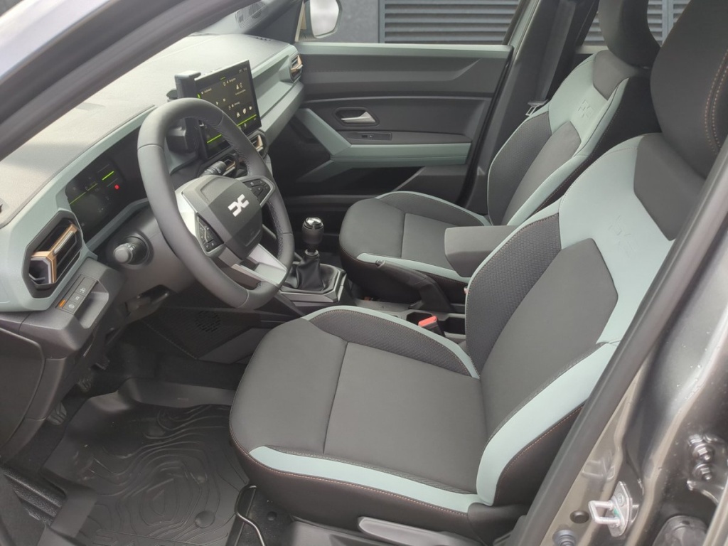 DACIA Duster Extreme TCe 140 - ref: 7-68894 - Photo 4