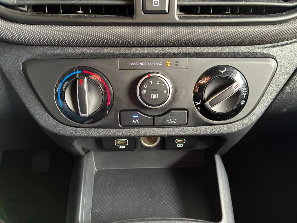 HYUNDAI i10 Comfort MPI 1.0 63PS - ref: 7-69480 - Photo 18
