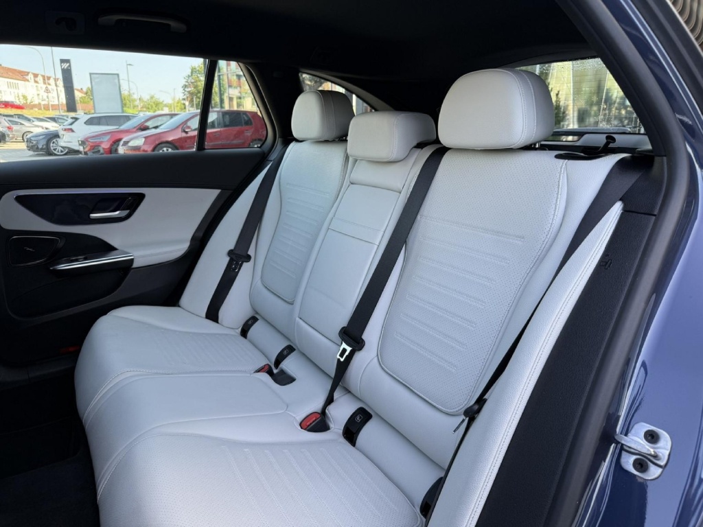 MERCEDES Classe C AMG-Line 300 - ref: 7-69723 - Photo 18