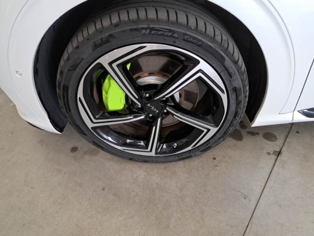 KIA EV6 GT 4WD Electric 609hp 4WD - ref: 7-69727 - Photo 8