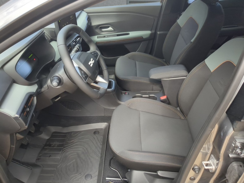 DACIA Sandero Extreme TCe 110 - ref: 7-69770 - Photo 4