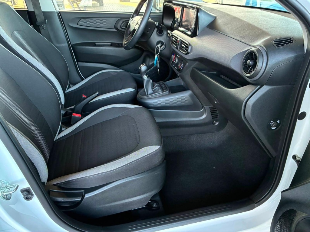 HYUNDAI i10 Comfort MPI 1.0 63PS - ref: 7-69775 - Photo 10