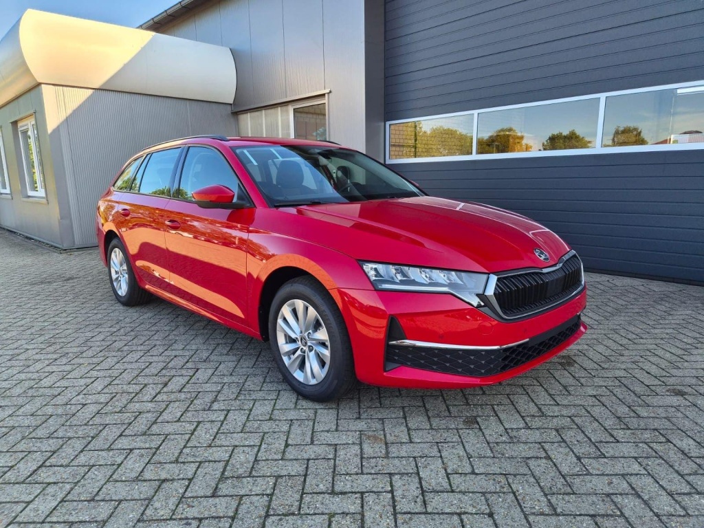 SKODA Octavia Combi 1.5 Gasoline 150hp DSG - ref: 7-70105 - Photo 7