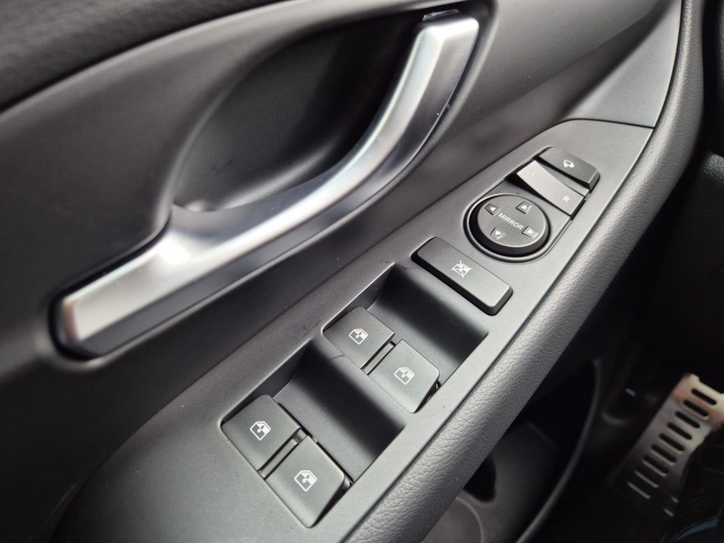 HYUNDAI i30 N-Line 1.6 Gasoline 150hp - ref: 7-70109 - Photo 13