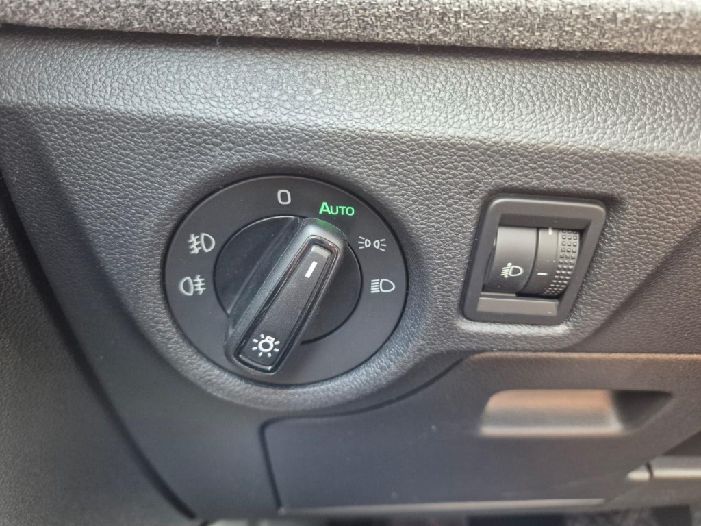 SKODA Kamiq Selection 1.0 Gasoline 116hp DSG - ref: 7-70114 - Photo 14