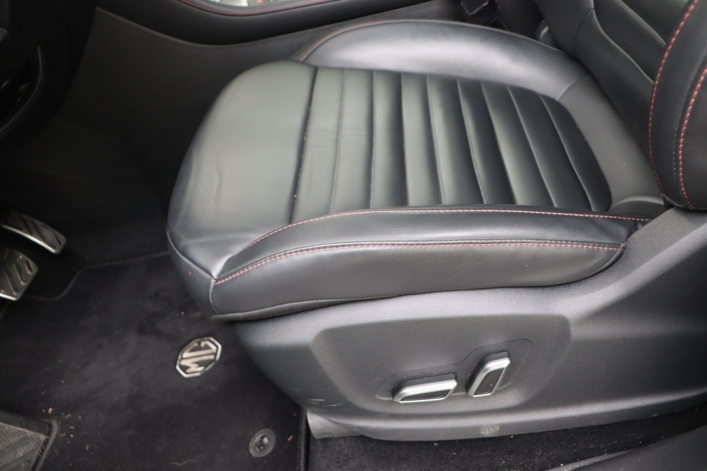 MG EHS Luxury PHEV 1.5 6AT 2WD - ref: 7-71208 - Photo 14