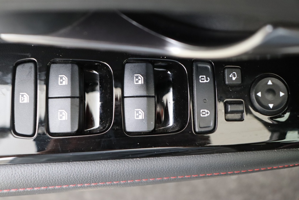 HYUNDAI Tucson Feel N-Line 1.6 T-Gdi 6AT 4WD - ref: 7-71216 - Photo 17