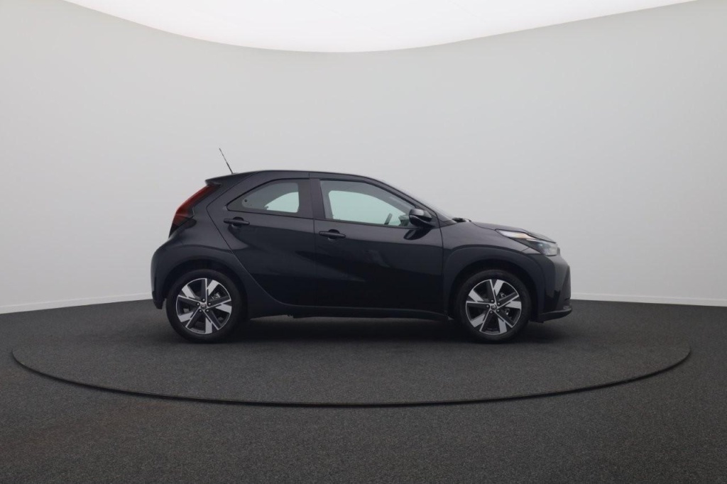 TOYOTA Aygo X X Pure 1.5 Hybrid Electric/Gasoline 116hp - ref: 7-72131 - Photo 6