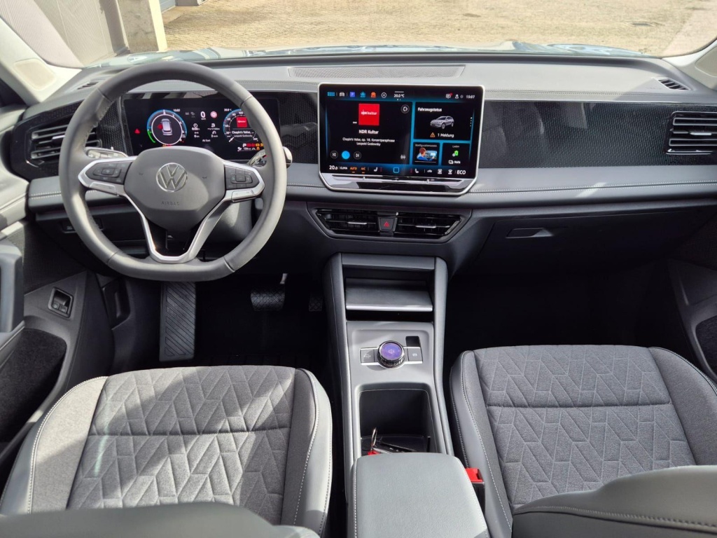 VOLKSWAGEN Tiguan Life 1.5 Plug-in Hybrid Gasoline 204hp - ref: 7-72134 - Photo 11