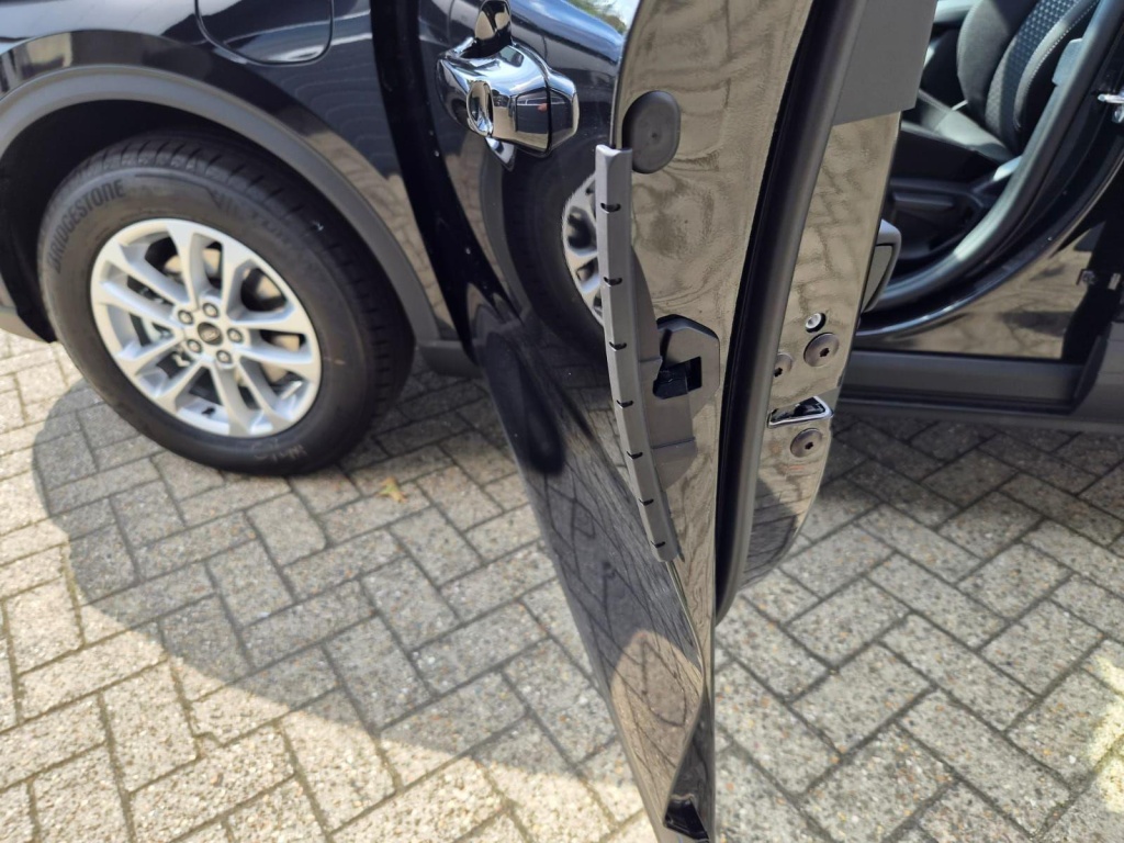 FORD Kuga Titanium 2.5 Plug-in Hybrid Gasoline 242hp - ref: 7-72190 - Photo 17