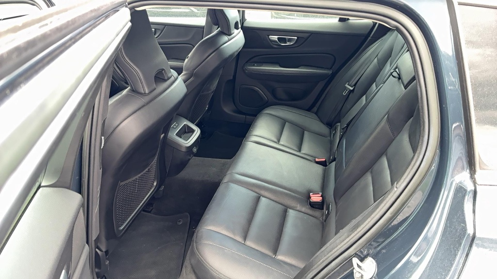 VOLVO V60 Inscription B4 197HP Geartronic - ref: 7-72239 - Photo 4
