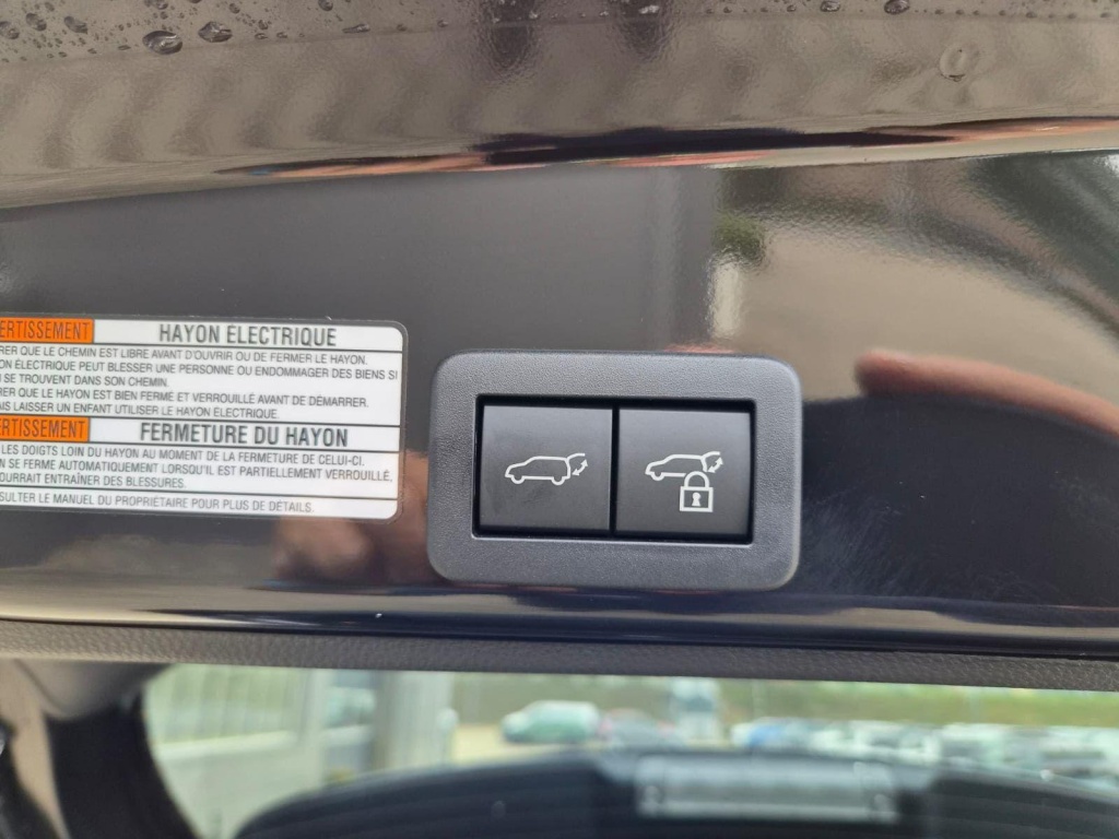 TOYOTA Yaris Style Cross 1.5 Hybrid Electric/Gasoline 131hp - ref: 7-73241 - Photo 11