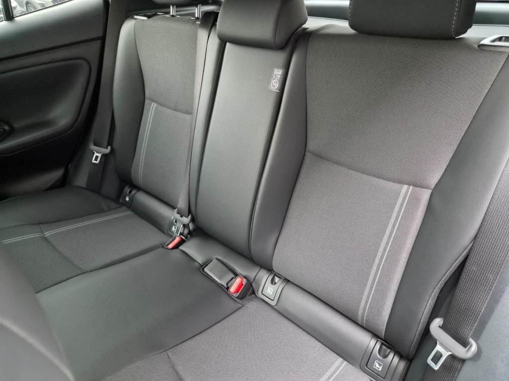 TOYOTA Yaris Style Cross 1.5 Hybrid Electric/Gasoline 131hp - ref: 7-73241 - Photo 14