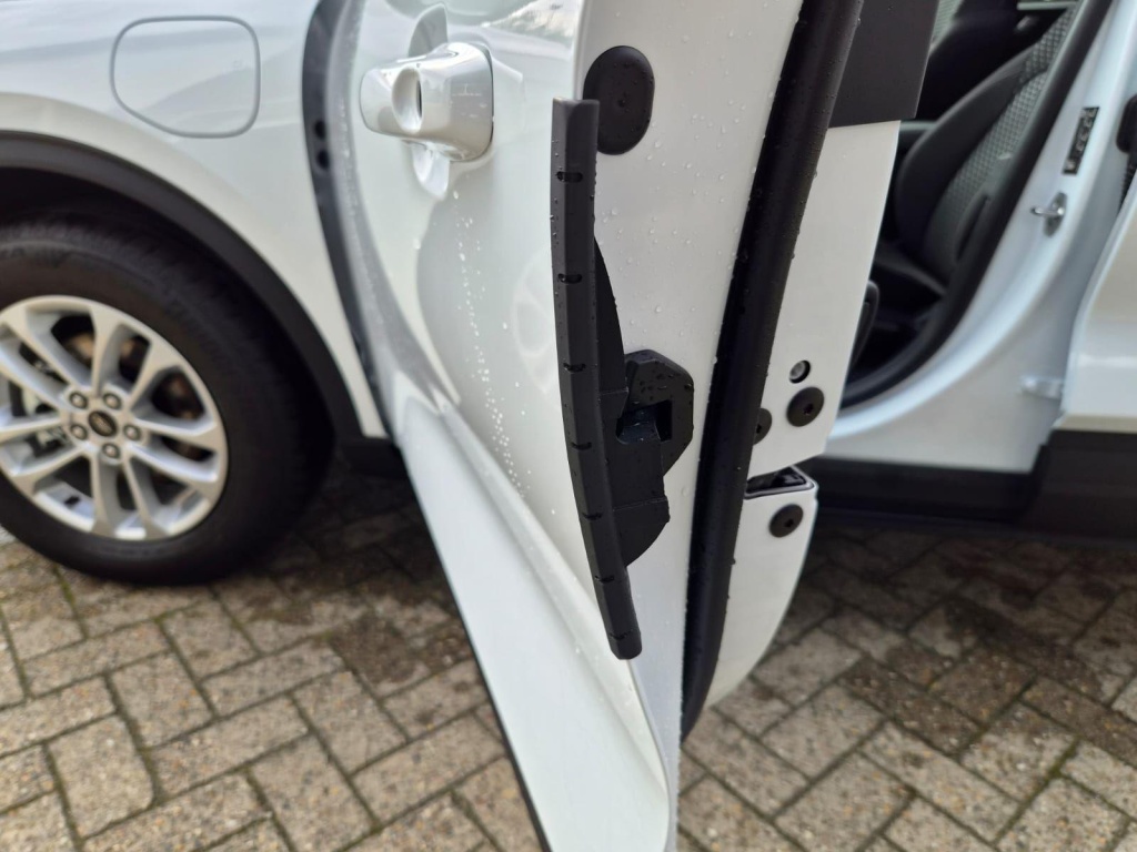 FORD Kuga Titanium 2.5 Plug-in Hybrid Gasoline 242hp - ref: 7-73357 - Photo 15