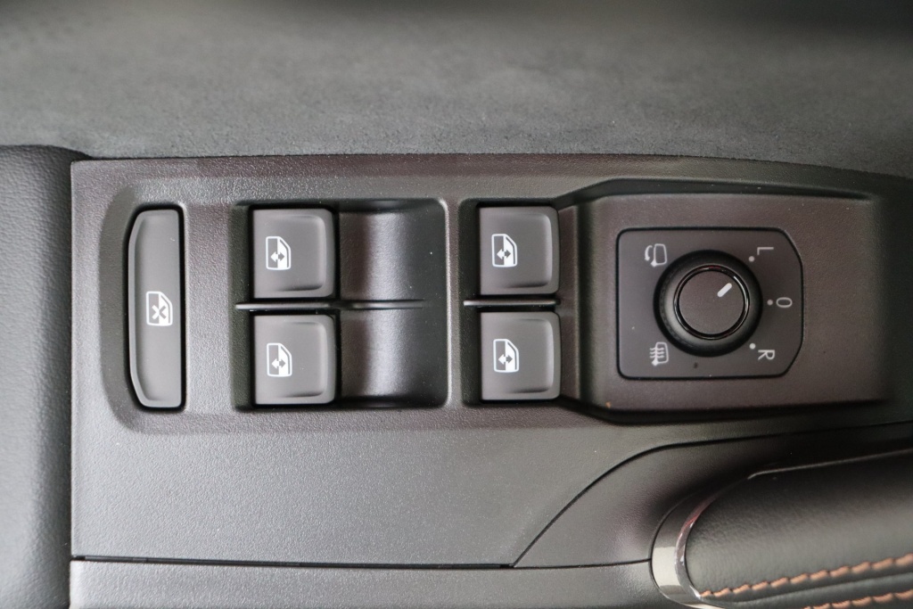 CUPRA Leon Sportstourer Impulse Plus 1,5 eTSI 150 hp DSG7 - ref: 7-73450 - Photo 17
