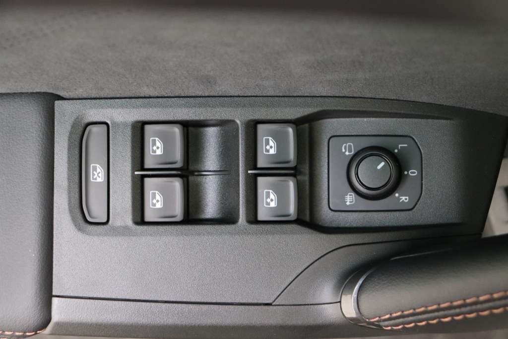 CUPRA Leon Sportstourer Impulse Plus 1,5 eTSI 150 hp DSG7 - ref: 7-73452 - Photo 17