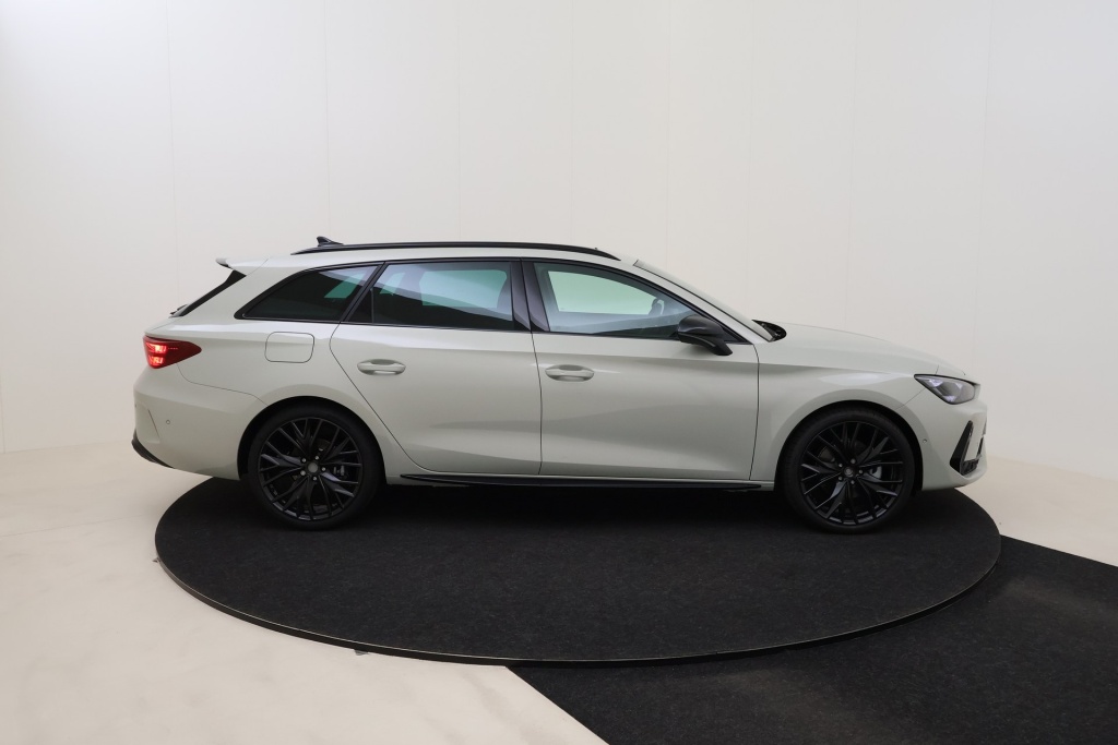 CUPRA Leon Sportstourer Impulse Plus 1,5 eTSI 150 hp DSG7 - ref: 7-73452 - Photo 4