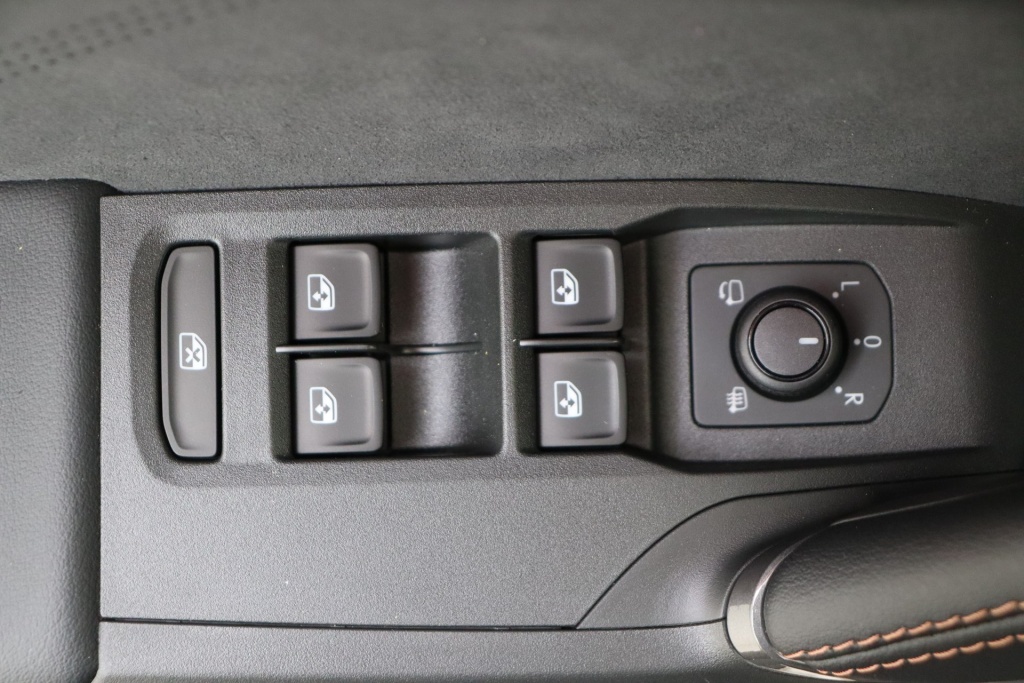 CUPRA Leon Sportstourer Impulse e-HYBRID 1,5 e-hybrid 204 hp DSG6 - ref: 7-73454 - Photo 17