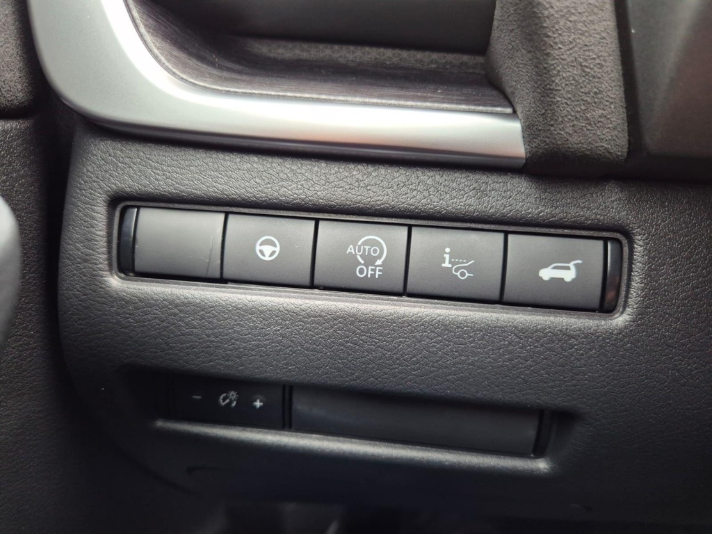 NISSAN Qashqai Tekna 1.3 Gasoline 158hp - ref: 7-73715 - Photo 19