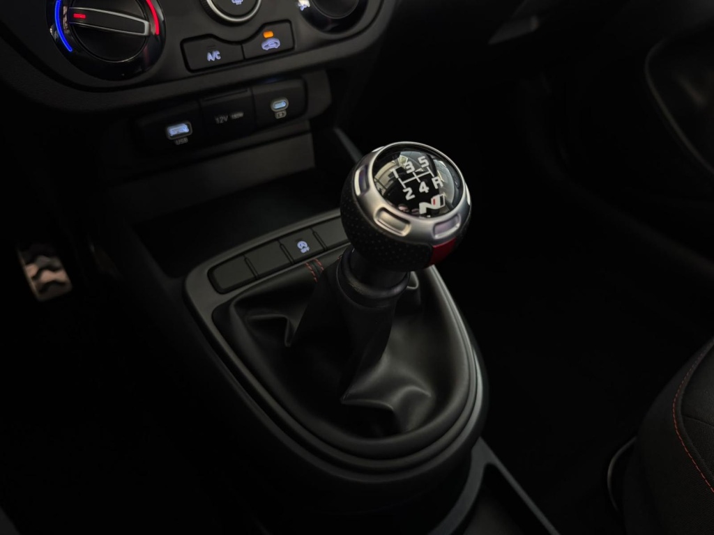HYUNDAI i10 N-Line MPI 1.2 79PS - ref: 7-74325 - Photo 18