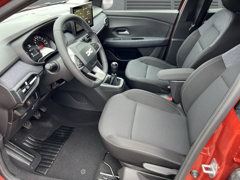 DACIA Jogger Expression 7-S TCe 110 - ref: 7-74727 - Photo 4
