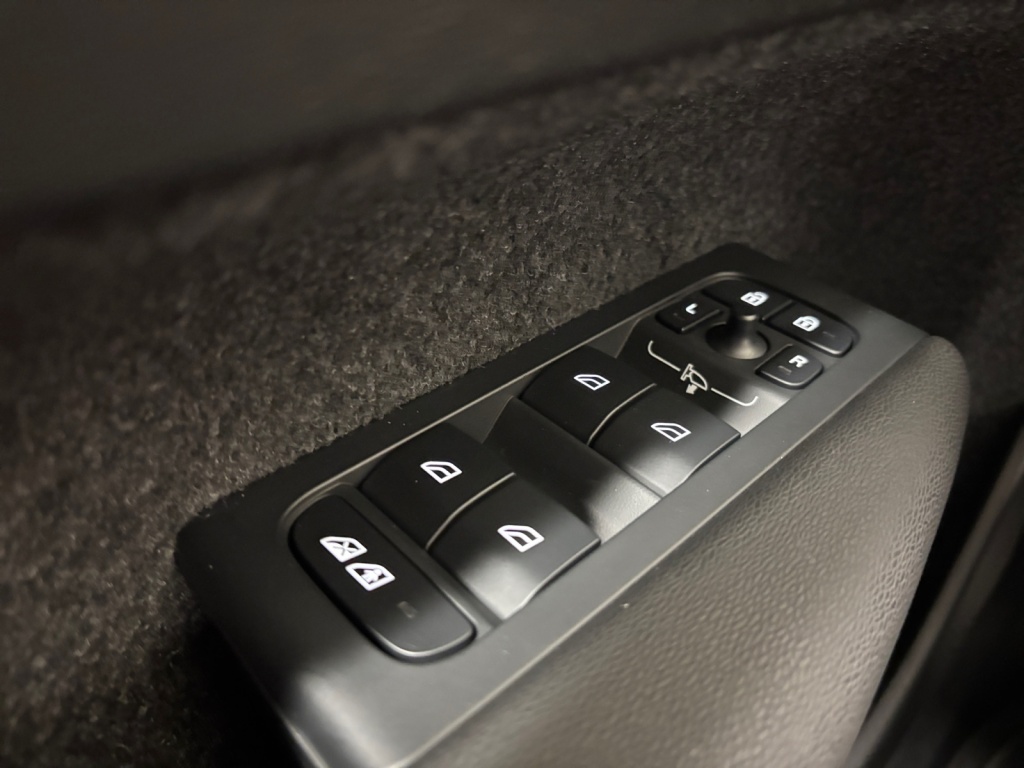 VOLVO XC40 Core DCT 2.0 B3 Mild Hybrid - ref: 7-75178 - Photo 18