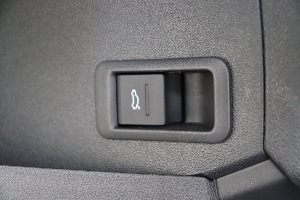 AUDI A3  Allstreet Quattro 2,0 TFSI 204 pk S-Tronic - ref: 7-75444 - Photo 19