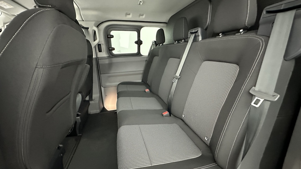 VOLKSWAGEN Transporter Procab T7 L1H1 2.0 TDI 170ch Business BVA8 - ref: 8-GLI00007508 - Photo 8