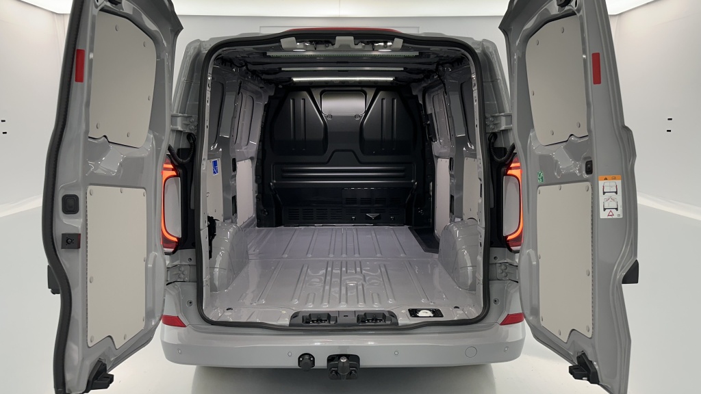 VOLKSWAGEN Transporter T7 L1H1 2.0 TDI 150ch Business BVA8 - ref: 8-GLI00008065 - Photo 9