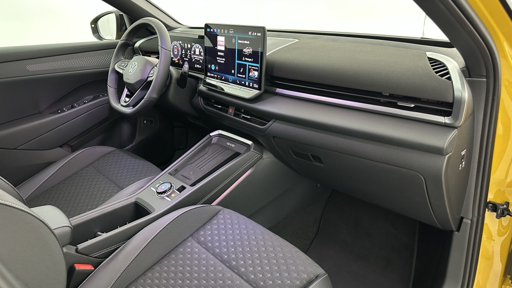VOLKSWAGEN T-Roc 1.5 eTSI EVO2 Hybrid 150ch R-Line DSG7 - ref: 8-GLI00010011 - Photo 8
