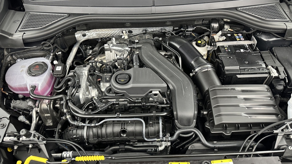 VOLKSWAGEN T-Roc 1.5 eTSI EVO2 Hybrid 150ch R-Line DSG7 - ref: 8-GLI00010016 - Photo 11
