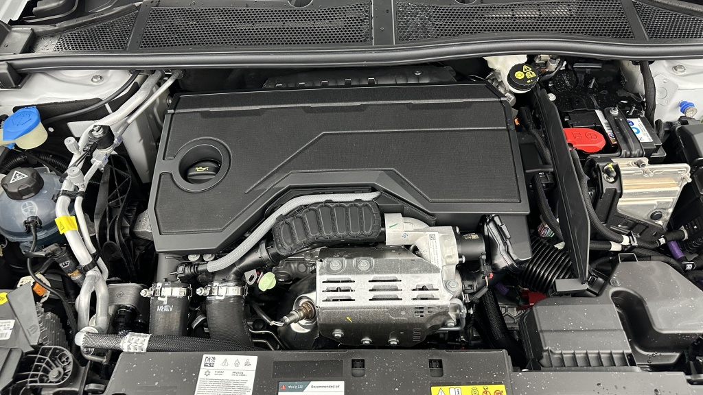 PEUGEOT 308 III(2) 1.2 Hybrid 145ch GT e-DCS6 - ref: 8-GLI00010349 - Photo 11