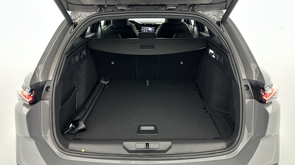 PEUGEOT 308 SW III(2) 1.5 BlueHDi 130ch GT Exclusive EAT8 - ref: 8-GLI00026593 - Photo 10