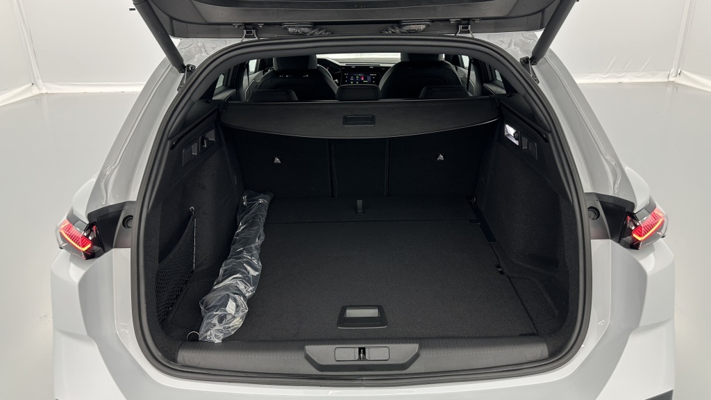 PEUGEOT 308 SW III(2) 1.5 BlueHDi 130ch GT Exclusive EAT8 - ref: 8-GLI00026596 - Photo 10