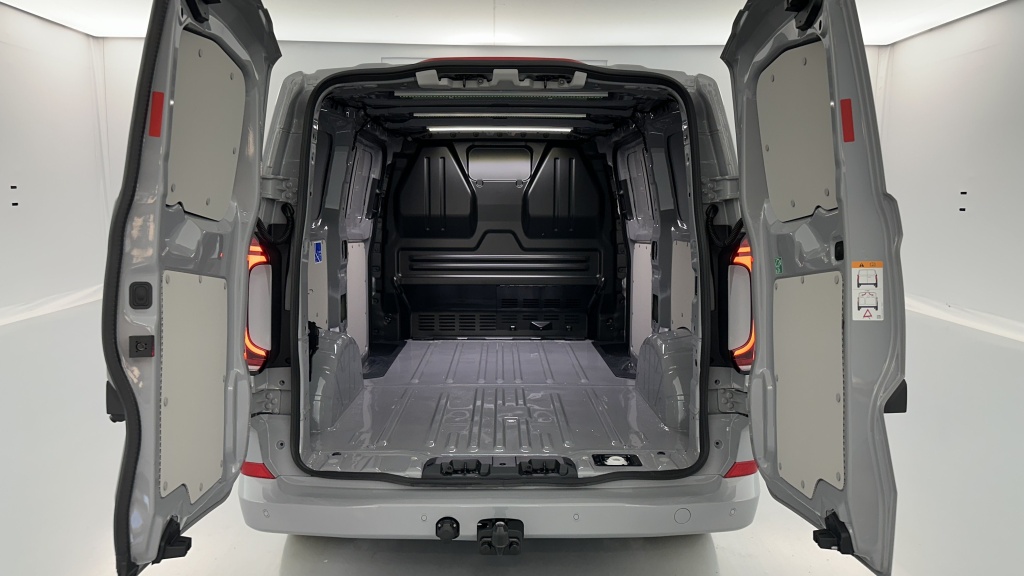 VOLKSWAGEN Transporter T7 L1H1 2.0 TDI 150ch Business BVA8 - ref: 8-GLI00035053 - Photo 9