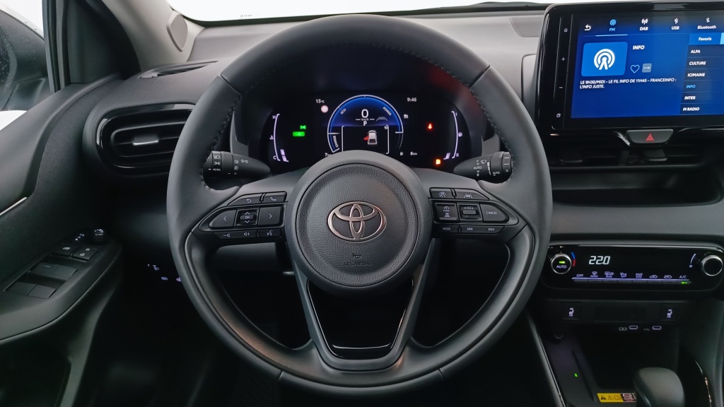 TOYOTA Yaris  IV Hybride 116ch Design e-CVT - ref: 8-GLI00035392 - Photo 15